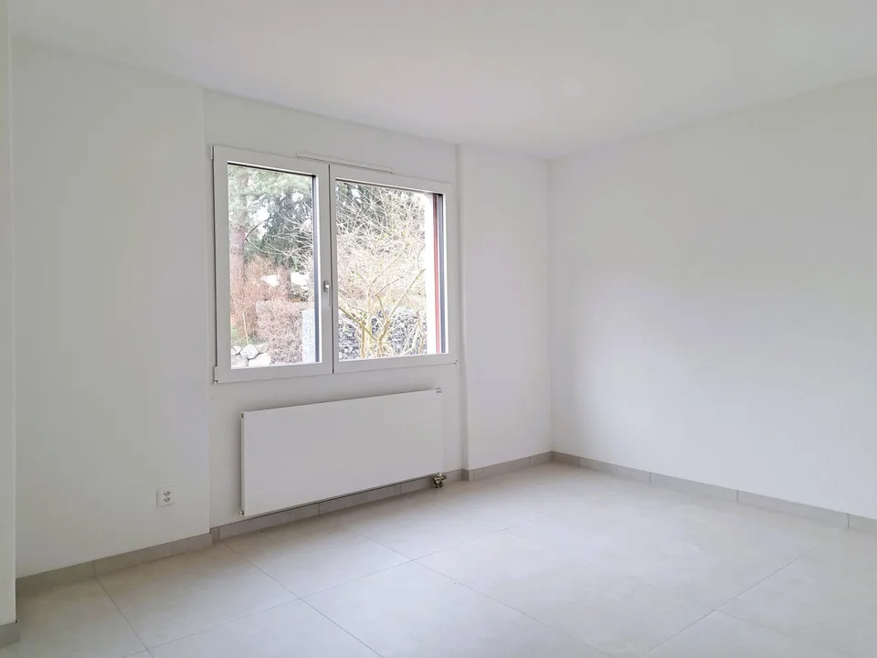 Moderne 2.5-Zimmer-Wohnung direkt neben dem Bahnhof