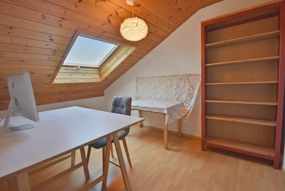 Moderne 4.5-Zimmer-Wohnung mit praktischem Zusatzraum – Foto 7 von 12