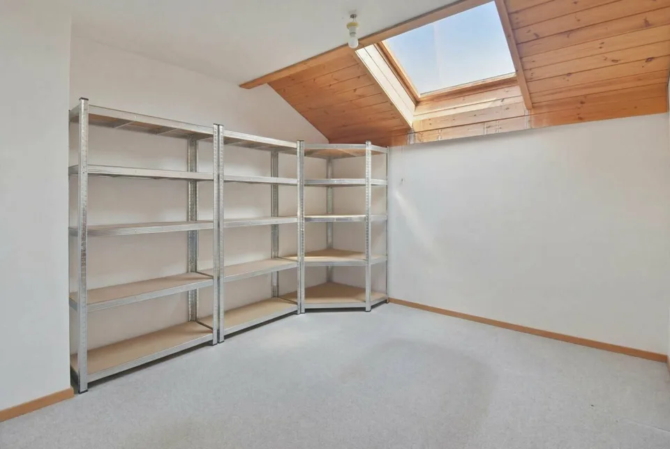 Moderne 4.5-Zimmer-Wohnung mit praktischem Zusatzraum – Foto 11 von 12