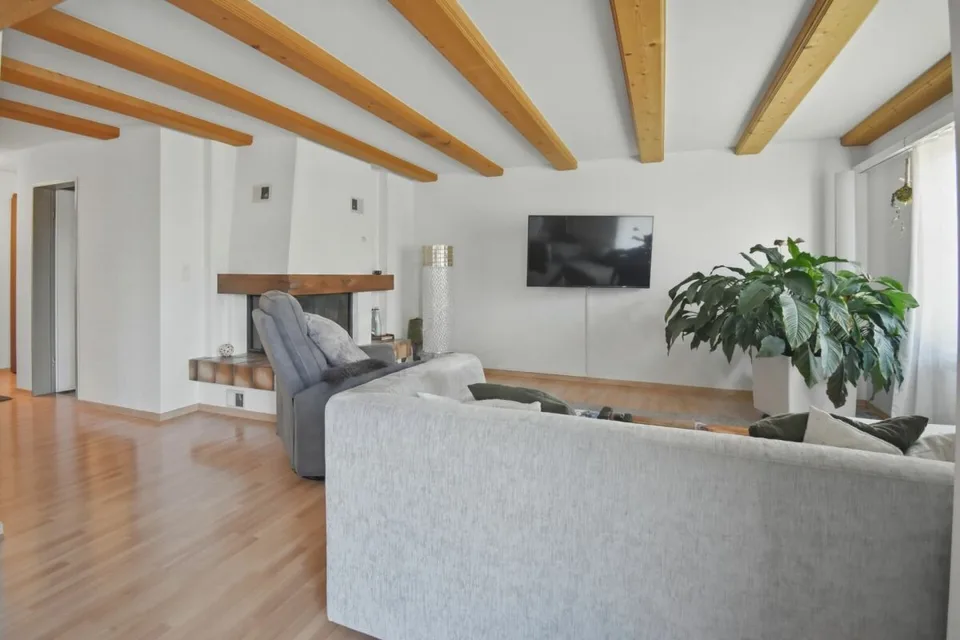 Moderne 4.5-Zimmer-Wohnung mit praktischem Zusatzraum