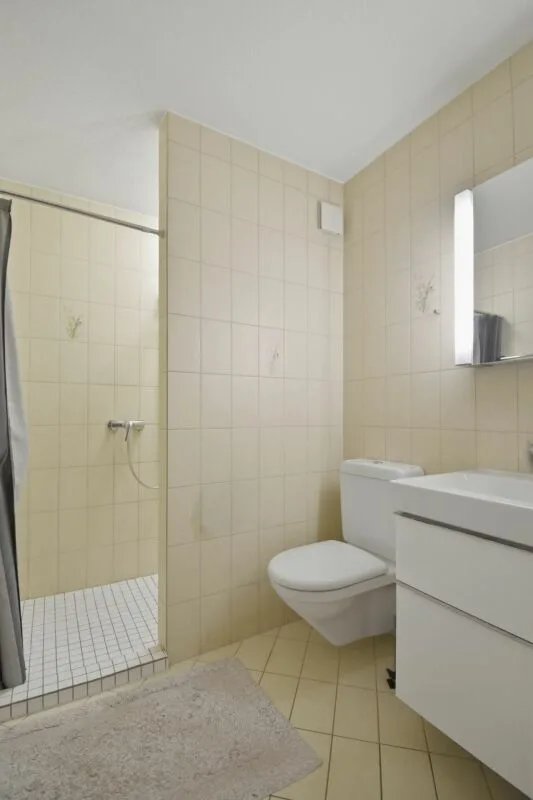 Moderne 4.5-Zimmer-Wohnung mit praktischem Zusatzraum – Foto 8 von 12