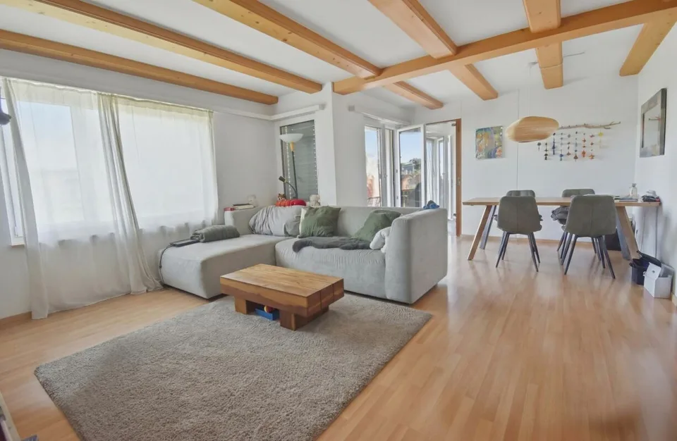 Moderne 4.5-Zimmer-Wohnung mit praktischem Zusatzraum