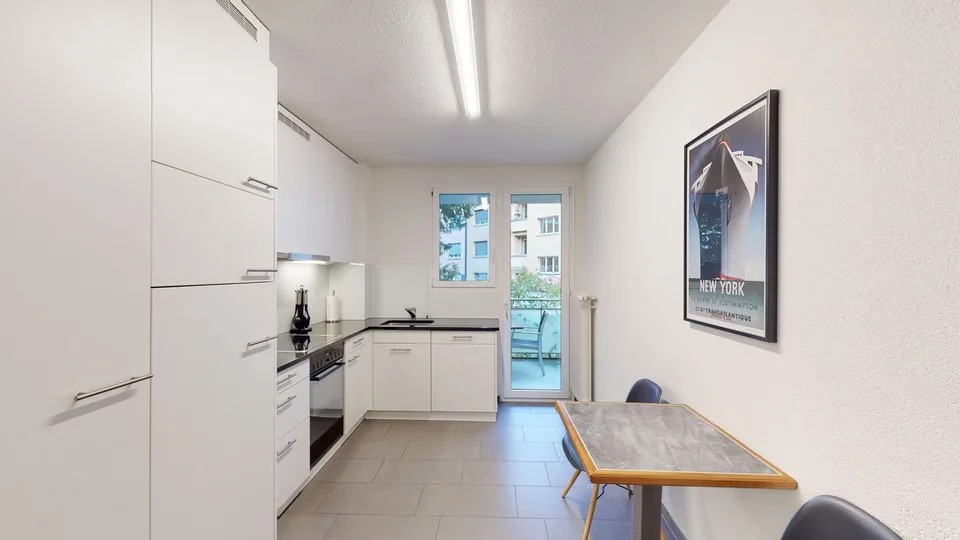 Elegante appartamento arredato di 3 locali in posizione primaria a Zürich Enge