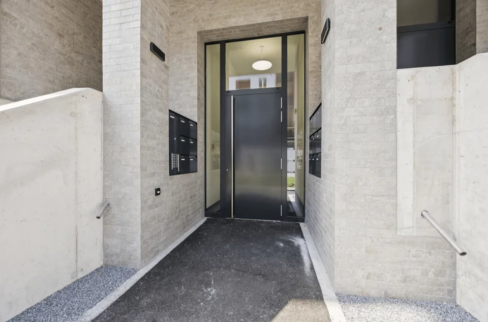 ERSTVERMIETUNG: 1.5-Zimmerwohnung an bester Lage in Zürich-Oerlikon