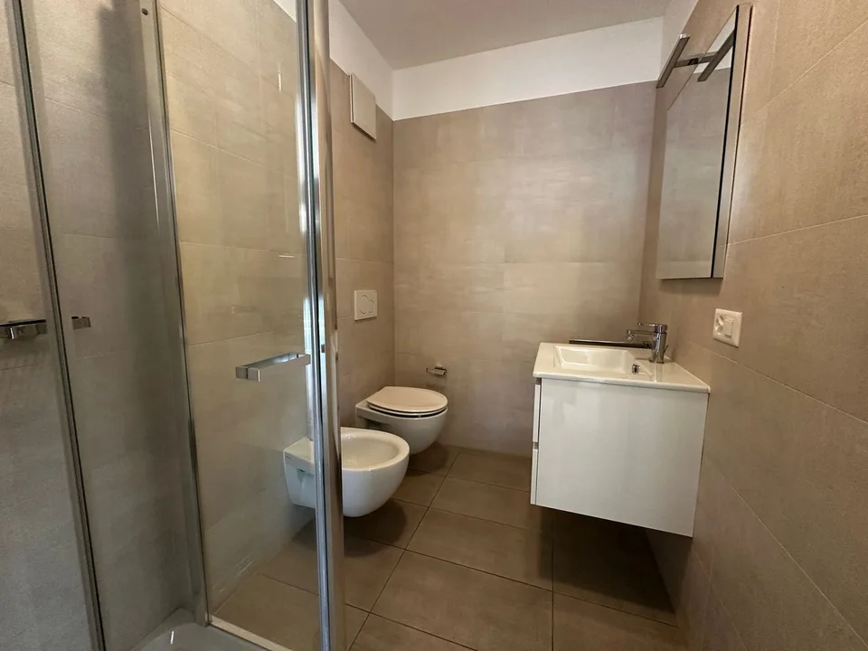 VACALLO – Ampio 3.5 locali con 2 balconi abitabili e 2 bagni, ideale per famiglie (2° piano)