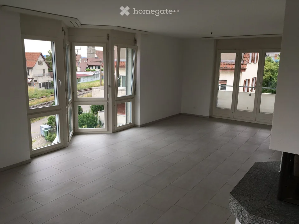 Helle 4-Zimmer-Wohnung in Bahnhofs- und Seenähe in Steckborn