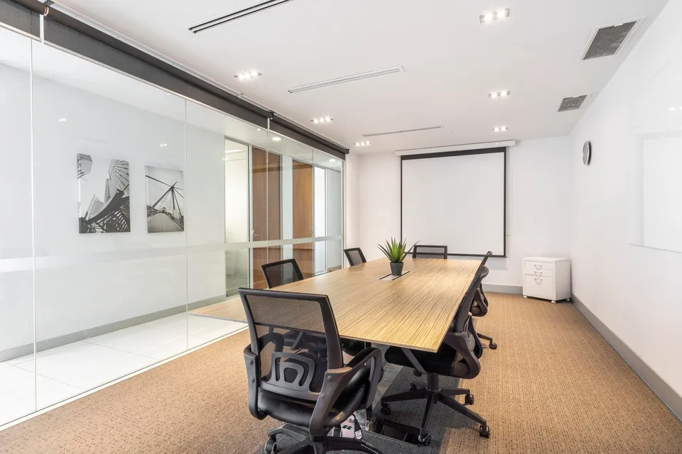 Bureau privé pour 10 à Regus Versoix Station Lakeside