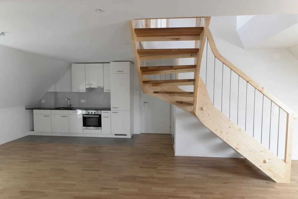 Appartement maisonnette moderne, rénové, 3.5 pièces à louer !