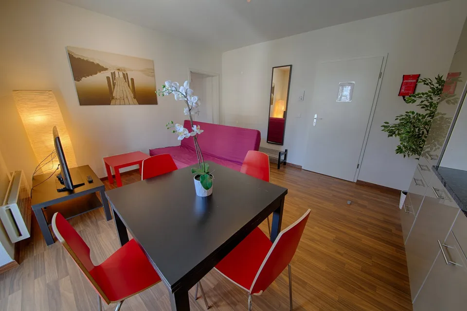 Gemütliche 2.5-Zimmer-Wohnung mit Balkon in Zürich-Oerlikon – foto 7 di 18