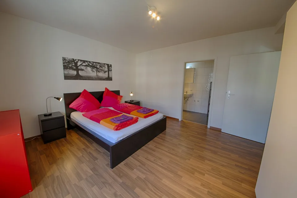 Gemütliche 2.5-Zimmer-Wohnung mit Balkon in Zürich-Oerlikon
