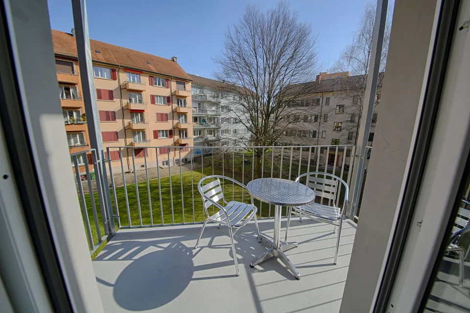 Gemütliche 2.5-Zimmer-Wohnung mit Balkon in Zürich-Oerlikon – foto 16 di 18