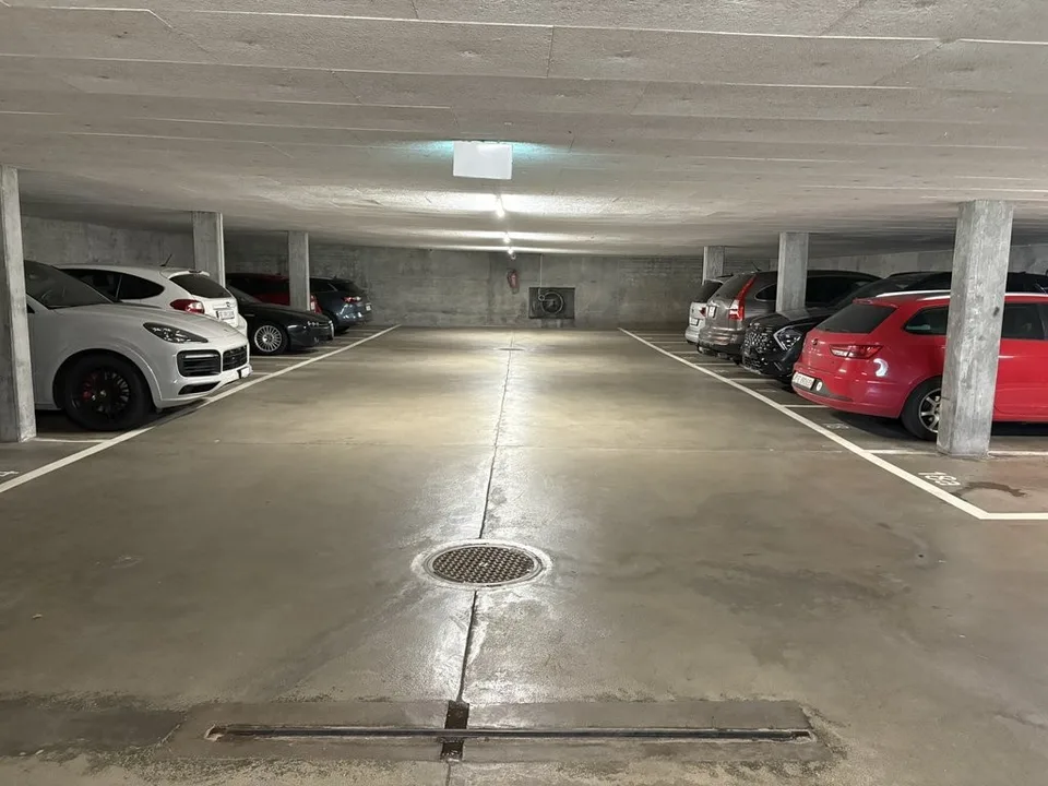 Place de parking à Muri
