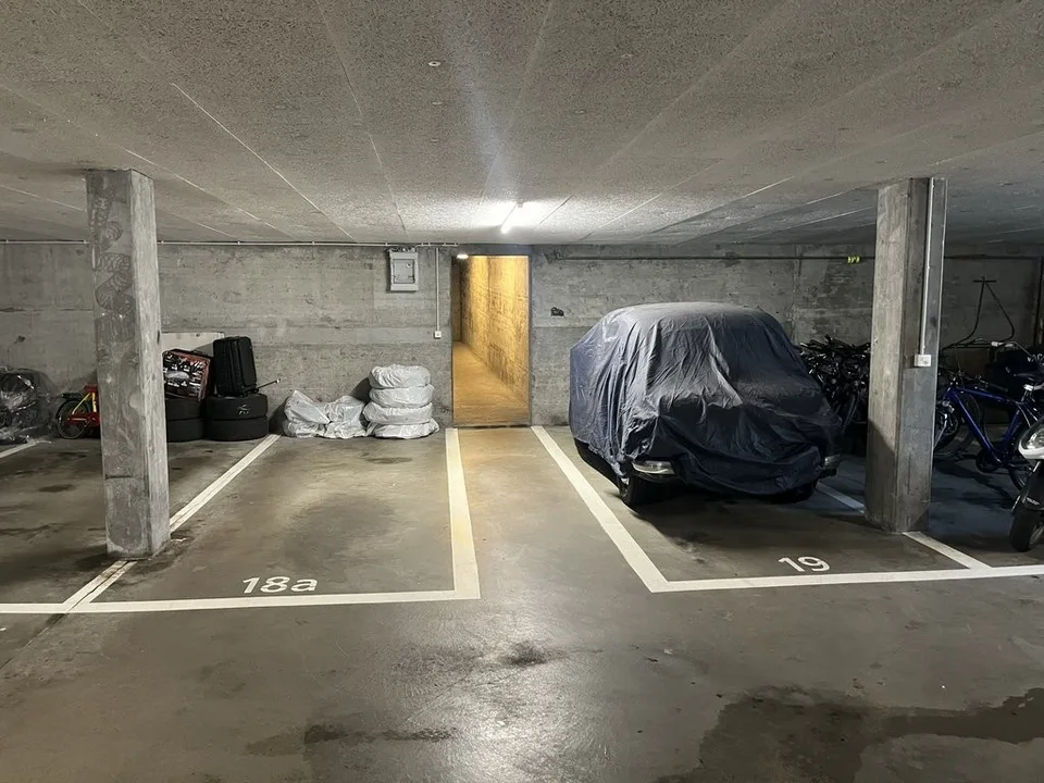 Place de parking à Muri