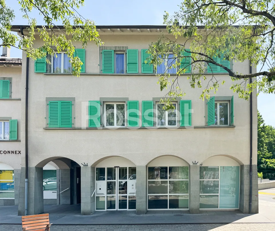 Arcade d'env. 153m² au rez-de-chaussée avec accès au sous-sol
