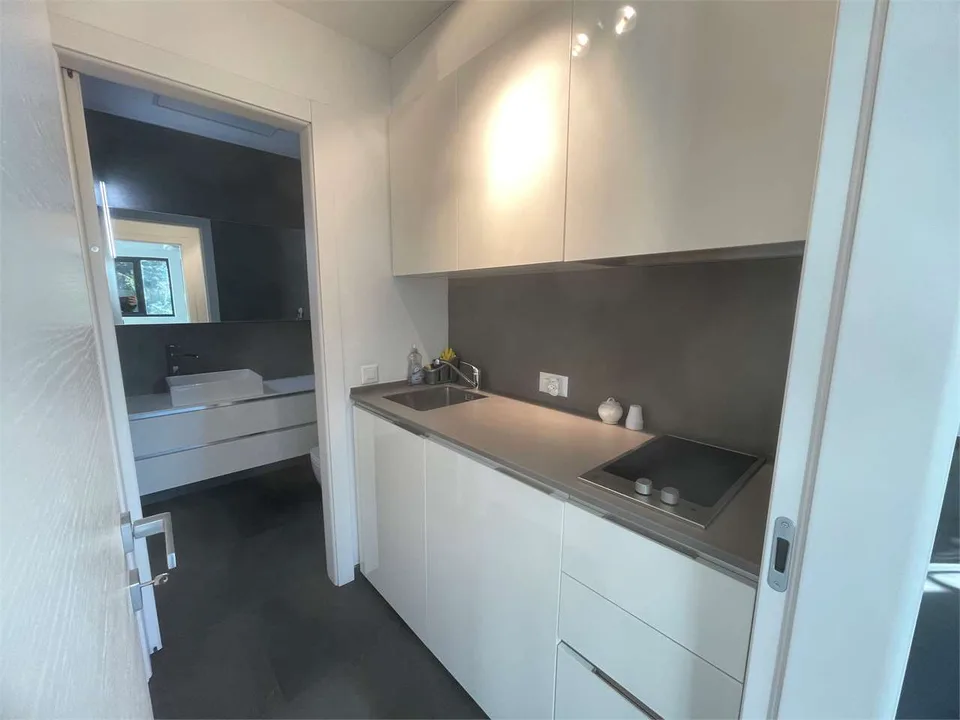 Büro 4.5 Zimmer zur Miete in Massagno, zentrale Lage – Foto 7 von 10