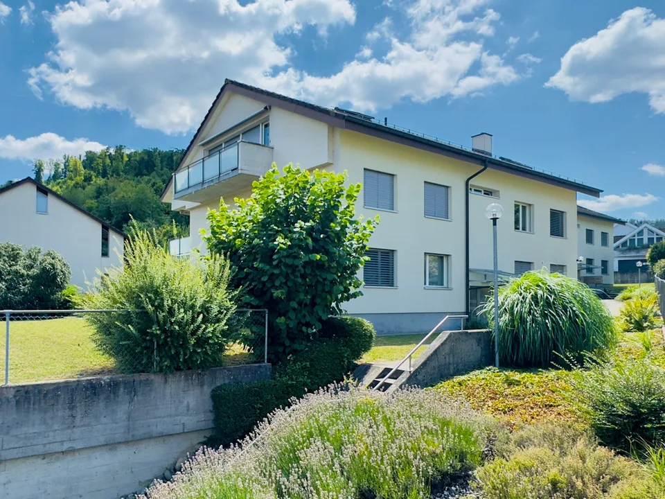 Praktischer Bastelraum mit Tageslicht, Heizung und eigenem Lavabo