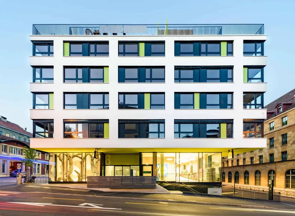 Arcade, showroom, locali NUOVI di 340 m2 in affitto a La Chaux-de-Fonds