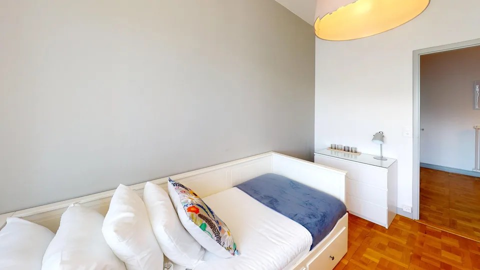 Luminous 2-bedroom apartment Located near Rue de Lyon, close to Geneva city centre – Foto 10 von 19
