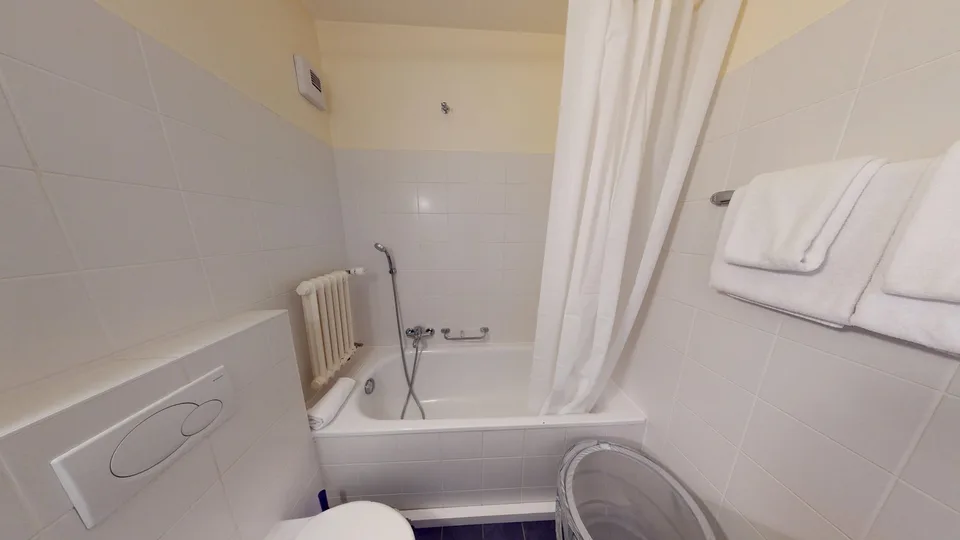 Luminous 2-bedroom apartment Located near Rue de Lyon, close to Geneva city centre – Foto 16 von 19