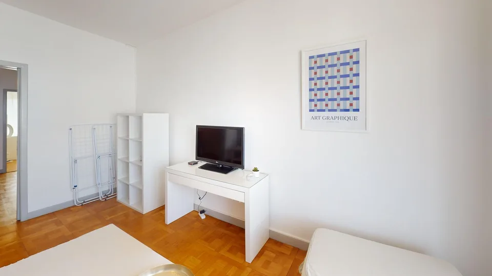 Luminous 2-bedroom apartment Located near Rue de Lyon, close to Geneva city centre – Foto 19 von 19