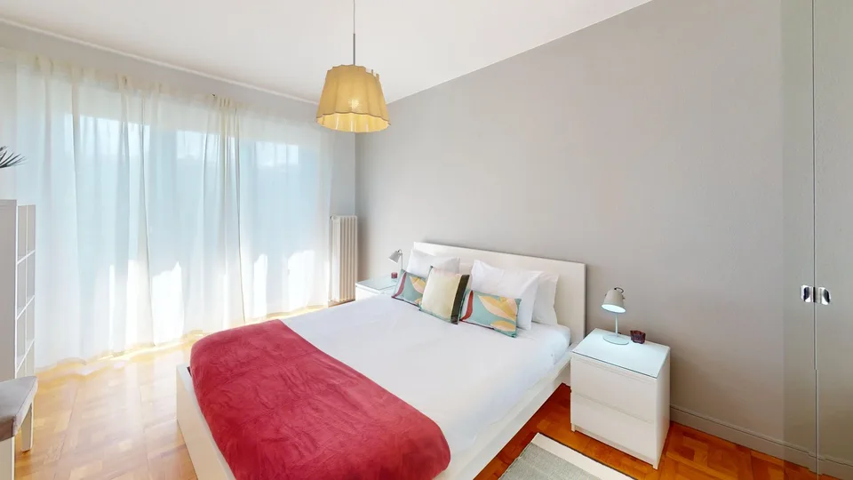 Luminous 2-bedroom apartment Located near Rue de Lyon, close to Geneva city centre – Foto 8 von 19