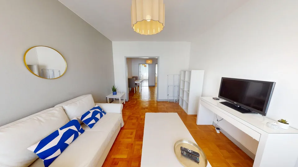 Luminous 2-bedroom apartment Located near Rue de Lyon, close to Geneva city centre