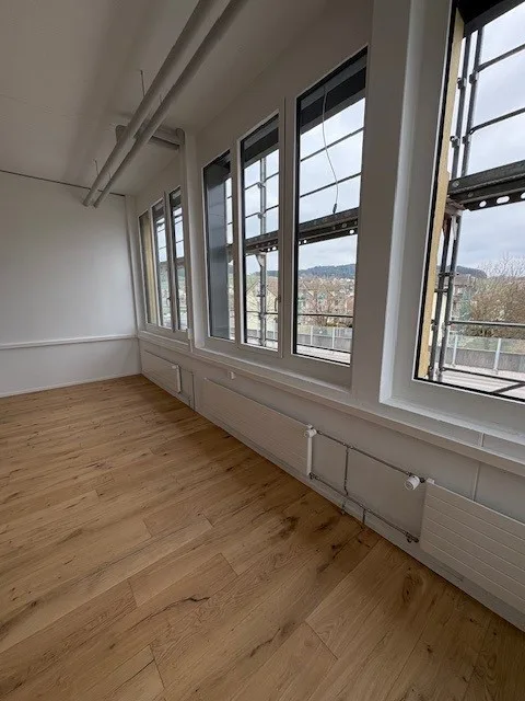 Expanded offices in great traffic location and many shopping opportunities