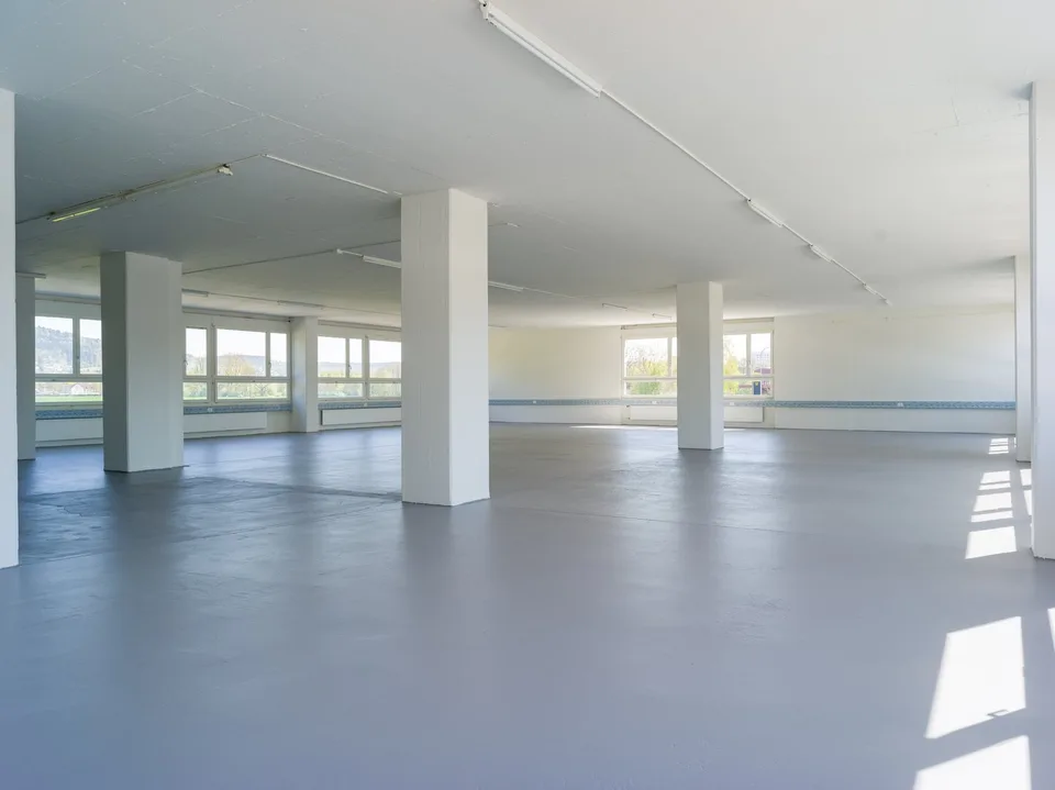 Gewerbe mit Aussicht in Unterengstringen