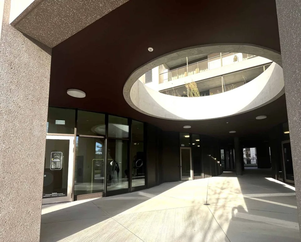 Moderne und helle Büroräume 620 m² Bahnhof Lancy Bachet