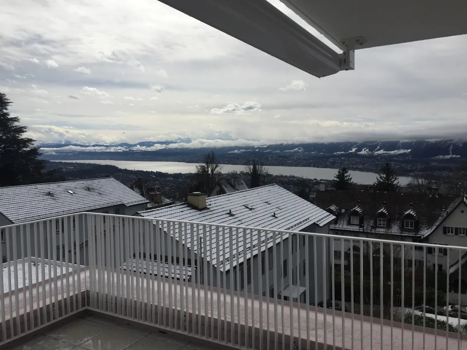 Appartamento da sogno con vista sul lago a Zurigo