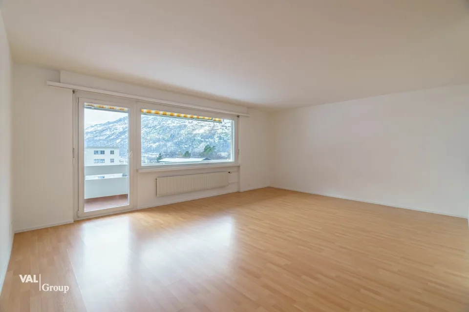 Appartamento luminoso con vista di valle in quartiere familiare