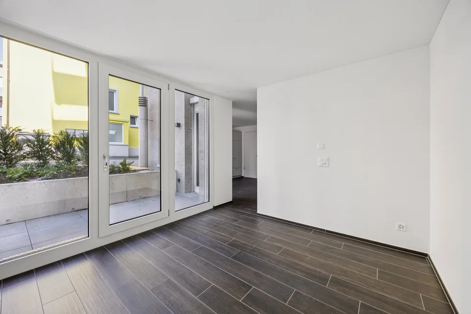 First Rental: Modern Split-Level Apartment with Charm in Zürich-Oerlikon