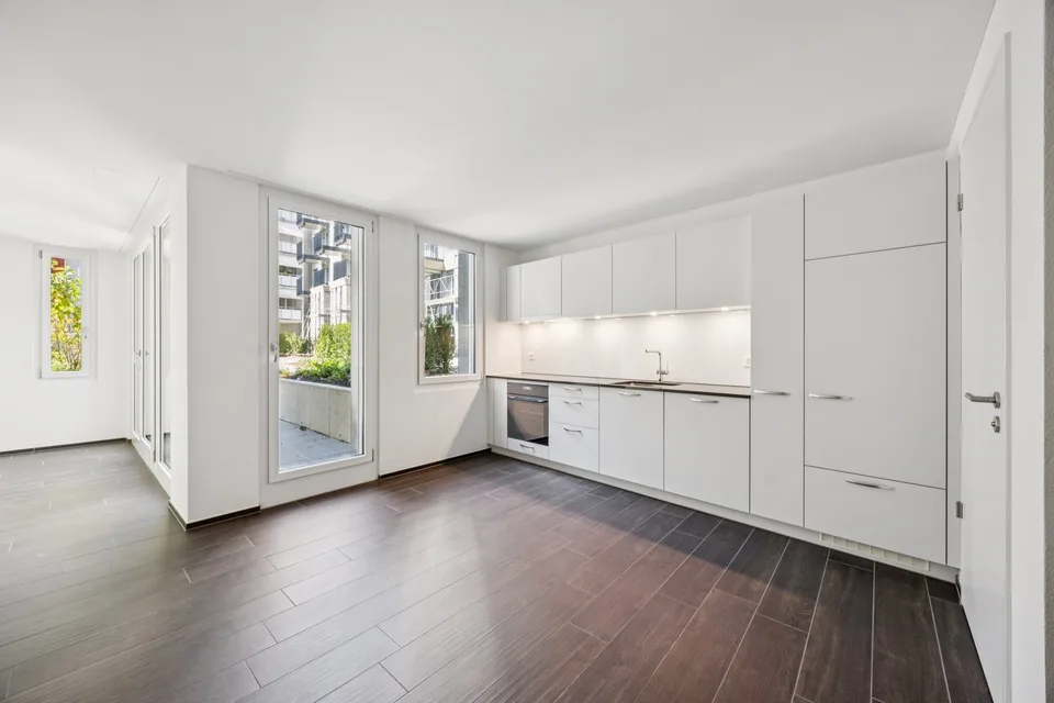 First Rental: Modern Split-Level Apartment with Charm in Zürich-Oerlikon