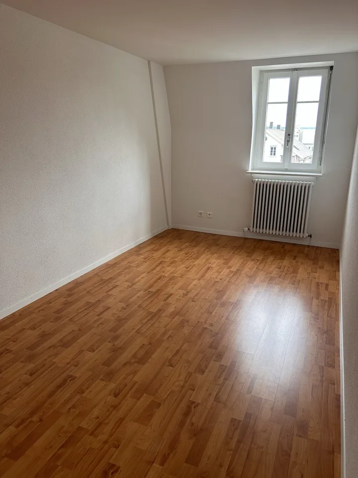 Bel appartement 5 pièces avec poêle à cheminée à louer
