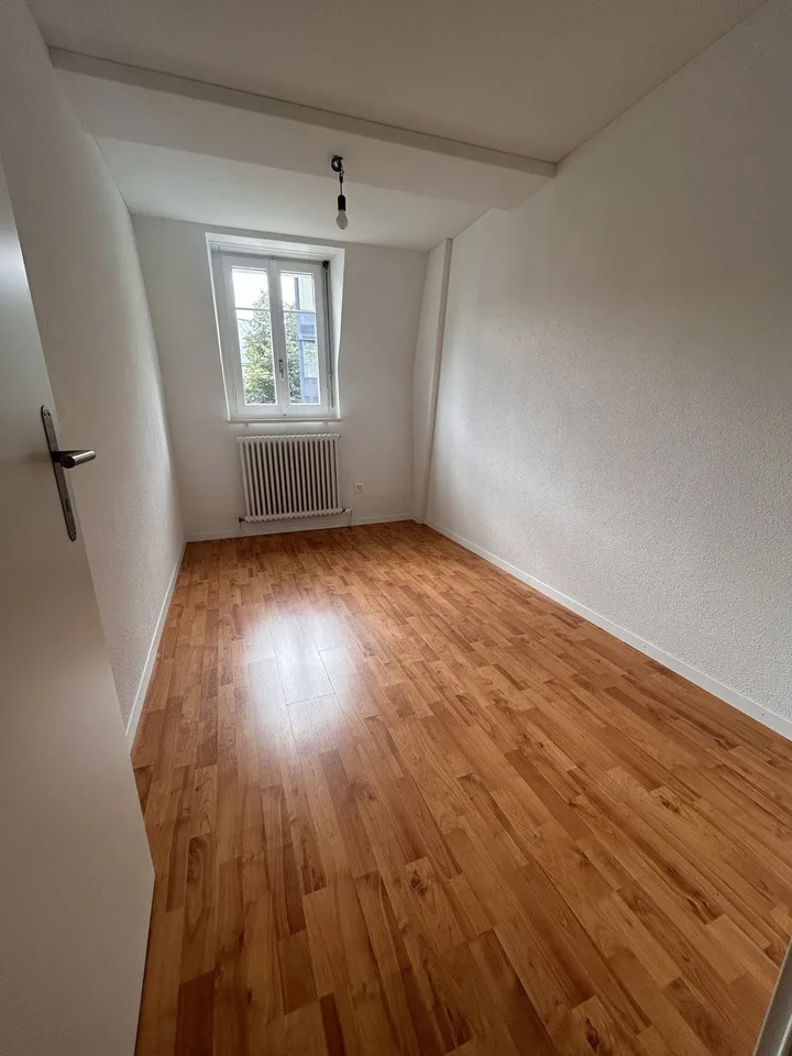 Bel appartement 5 pièces avec poêle à cheminée à louer