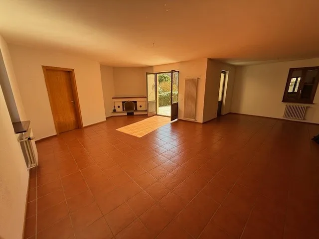 Umschlossen von Grün, Einfamilienhaus in Barbengo