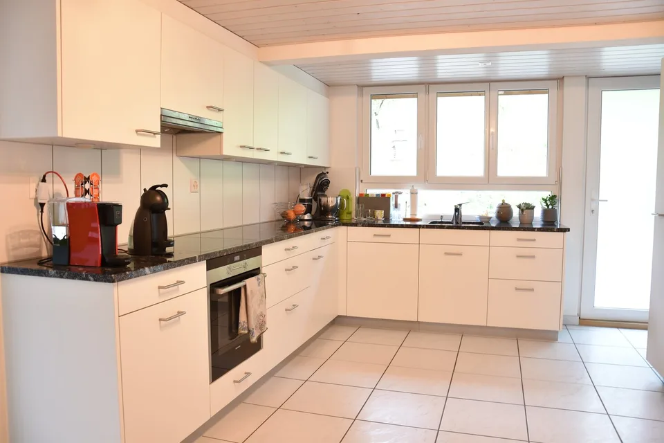 Dachwohnung mit grosser Terrasse und Weitsicht auf Jura
