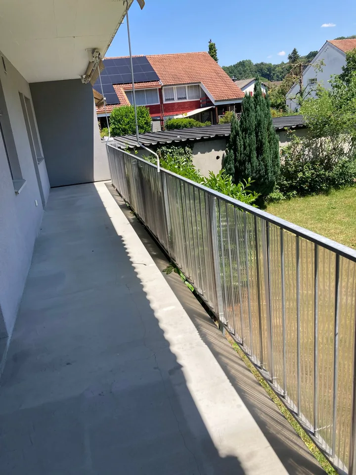 Appartamento di 2 camere con ampio balcone soleggiato