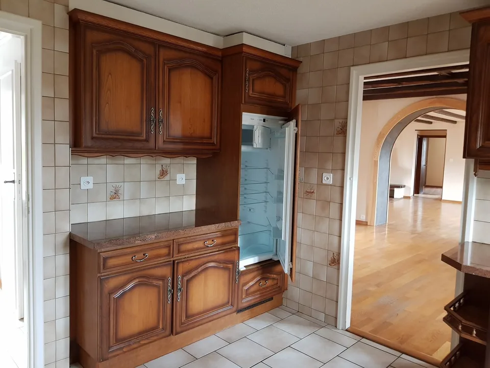 Schönes 4,5-Zimmer-Apartment mit Kamin in Val-de-Travers