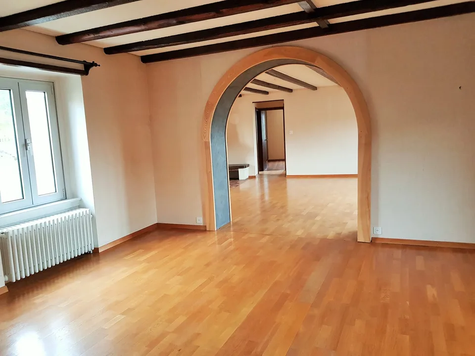 Schönes 4,5-Zimmer-Apartment mit Kamin in Val-de-Travers