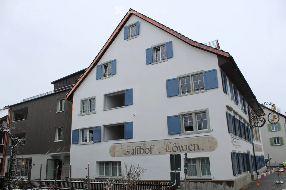 Erstvermietung: Moderne, historische Dachwohnung mit 65 m2 Terrasse «Löwen» in Gossau ZH