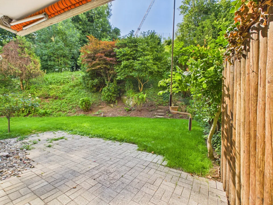 Grosszügige 4-Zimmer-Gartenwohnung an ruhiger Lage in Horgen