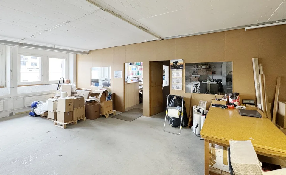485m² - Spazio commerciale flessibile – uso polivalente a Münsingen
