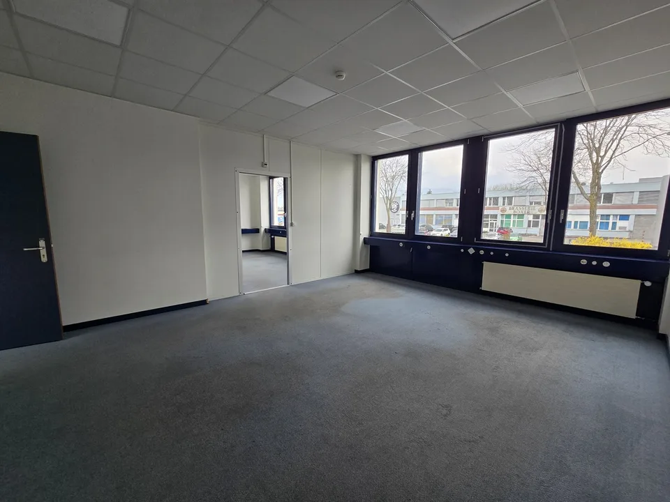 Ufficio di 280m2 - Vicinanza autostrada/stazione