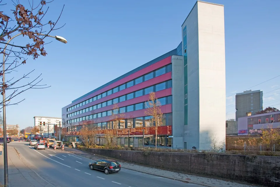 Beerhaus: Spazi ufficio attraenti / Piano intero con ca. 1''''515 m²