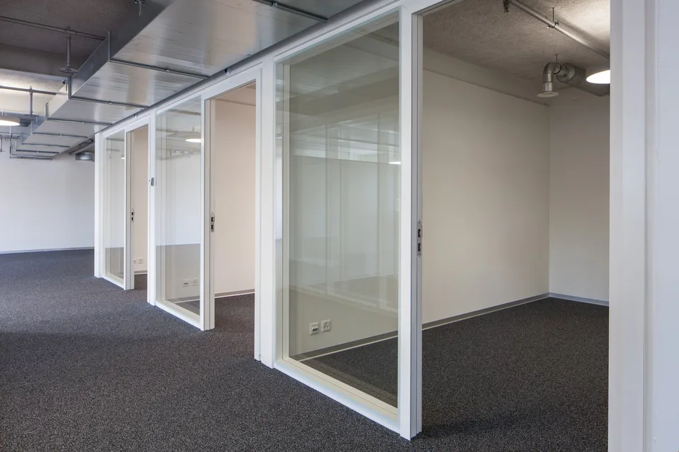 Beerhaus: Attractive Office Space / Entire Floor with approx. 1,515 m² – photo 8 of 10