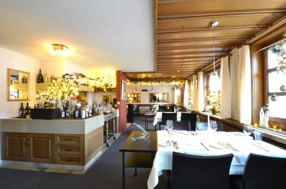 Traditionslokal mit 6 Zimmern und 4.5 Zimmer-Dachwohnung im Zentrum von Matzingen