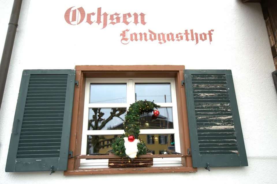 Traditionslokal mit 6 Zimmern und 4.5 Zimmer-Dachwohnung im Zentrum von Matzingen