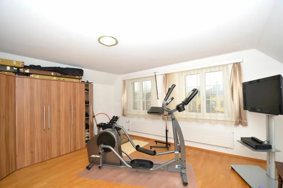 Traditionslokal mit 6 Zimmern und 4.5 Zimmer-Dachwohnung im Zentrum von Matzingen – Foto 15 von 18