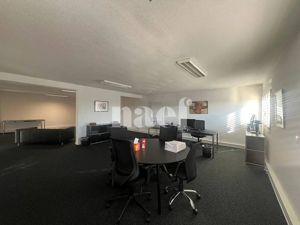 Ampia superficie di ca. 117m2 al 1° piano con uffici separati